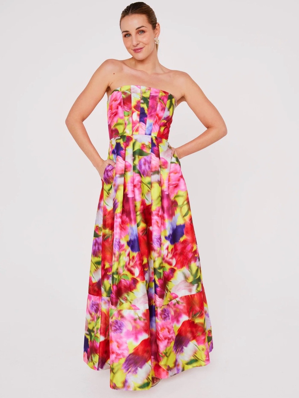 NWT Abbey Glass Catherine Gown 🌺🌸